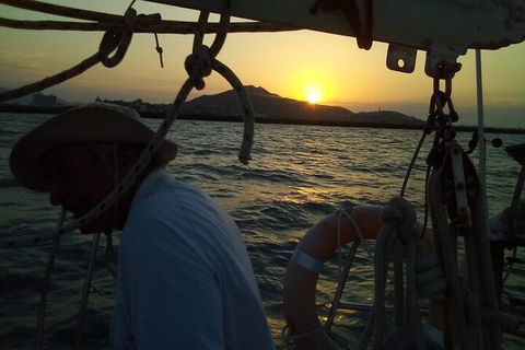 Townsville Early Morning Sailing Cruise Boat Tour - Accommodation Gladstone 7