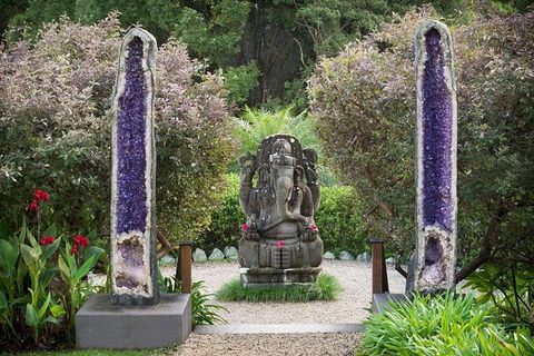 Byron Bay And Beyond Tour Including Cape Bryon Lighthouse Crystal Castle And Bangalow - Accommodation Gladstone 2