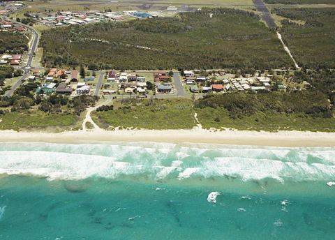 Airforce Beach - Accommodation Gladstone 2