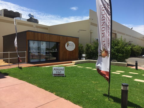 Almondco Almond Hut - Accommodation Gladstone 0