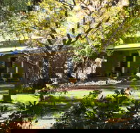 Athol Gardens - Accommodation Gladstone