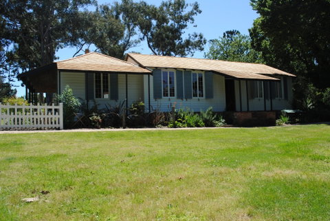 La Trobe's Cottage - Accommodation Gladstone 1