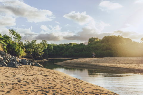 Machans Beach - Accommodation Gladstone 2