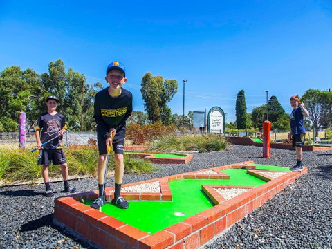 Naracoorte Mini Golf - Accommodation Gladstone 2
