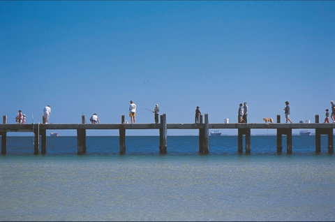 Rockingham Jetty - Accommodation Gladstone 2