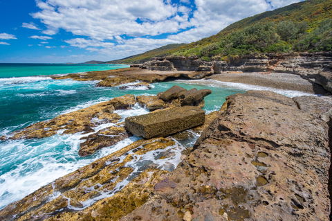 Singing Stones Beach - Accommodation Gladstone 0