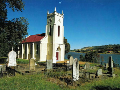 St Matthias' Anglican Church - Accommodation Gladstone 0