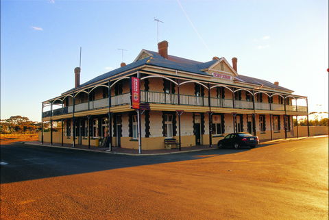 Dumbleyung - Accommodation Gladstone 2
