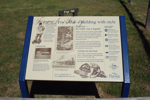 Fry's Hut - Accommodation Gladstone 2