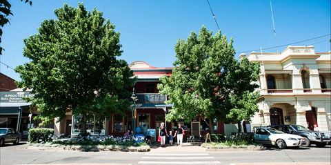 Grenfell - Accommodation Gladstone 1