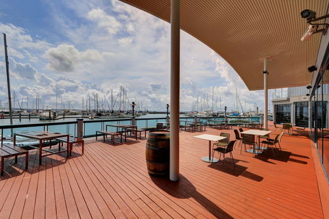 Hervey Bay Boat Club - Accommodation Gladstone 1