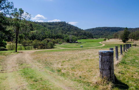 Howes Trail - Accommodation Gladstone 0