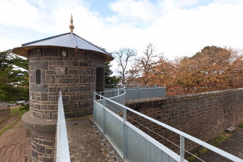 J Ward, Ararat's Old Gaol And Lunatic Asylum - Accommodation Gladstone 1
