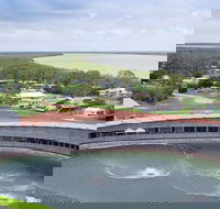 Les Wilson Barramundi Discovery Centre - Accommodation Gladstone