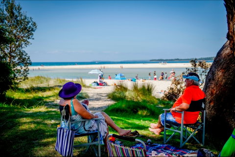 Moona Moona Beach - Accommodation Gladstone 2