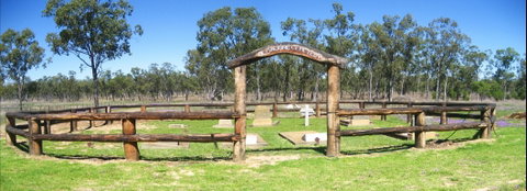 Old Injune Cemetery - Accommodation Gladstone 0
