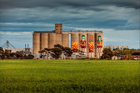 PUBLIC Silo Trail: Merredin - Accommodation Gladstone 1