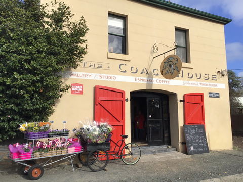 The Coach House Studio - Accommodation Gladstone 0