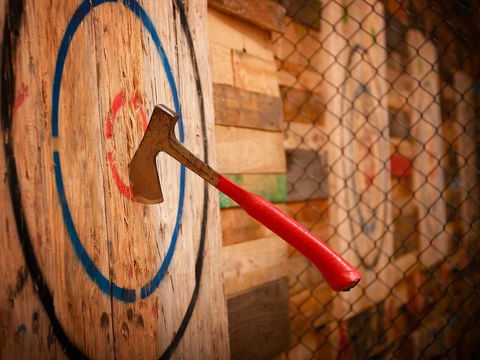 Throw Axe - Accommodation Gladstone 2