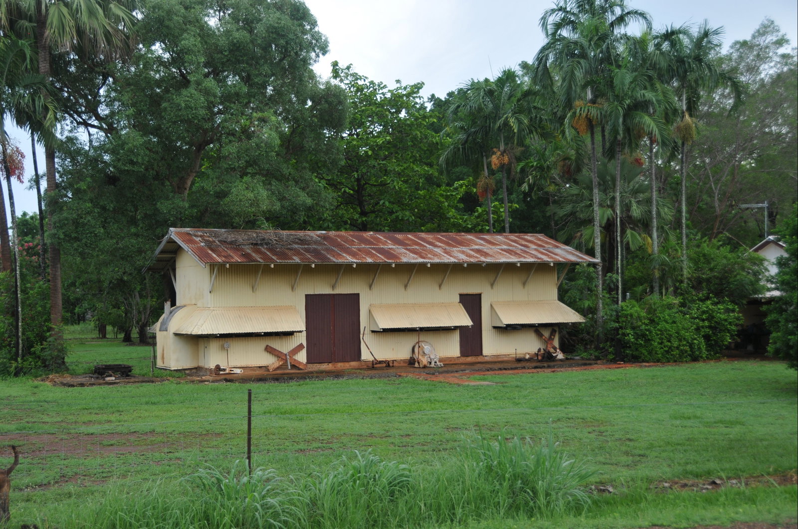 Mcminns Lagoon NT Accommodation Gladstone