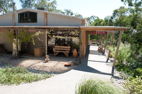 Marion Rosetzky Gallery - Accommodation Gladstone 0