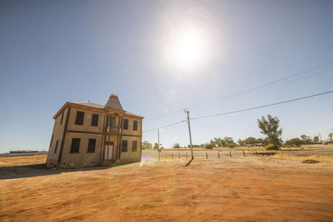 Masonic Lodge - Accommodation Gladstone 2