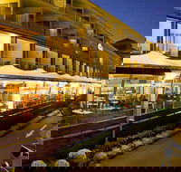 The Pier Cairns - Accommodation Gladstone