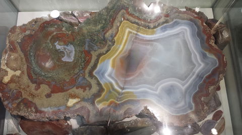 The Ted Elliott Mineral Collection - Accommodation Gladstone 1