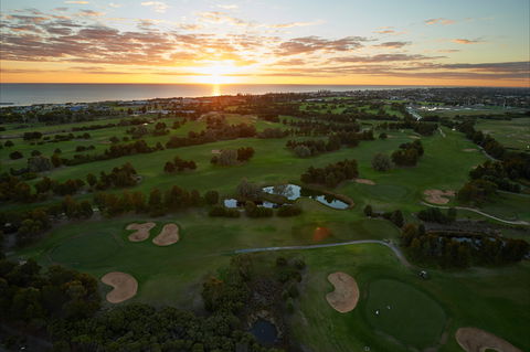 West Beach Parks Golf - Accommodation Gladstone 0