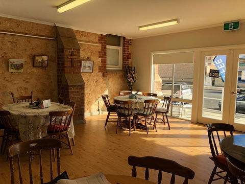 Anglican Community Cafe, Limestone Art Gallery & Cornish Garden - Accommodation Gladstone 2