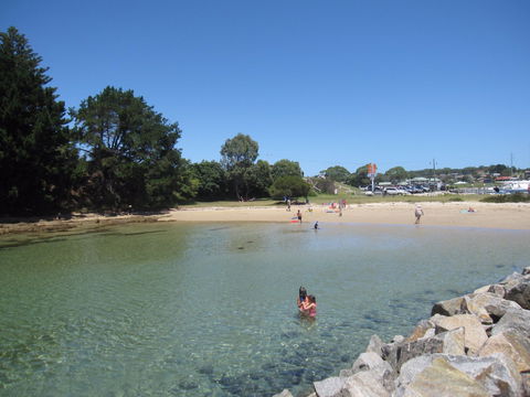 Bruce Steer Pool - Accommodation Gladstone 0