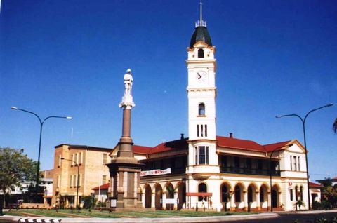 Bundaberg War Memorial - Accommodation Gladstone 0