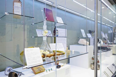 Geoffrey Kaye Museum Of Anaesthetic History - Accommodation Gladstone 0