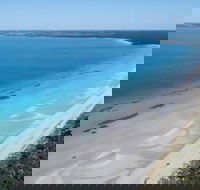 Island Beach - Accommodation Gladstone