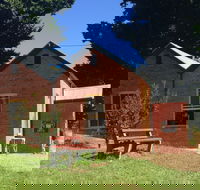 Lyrebirds Lair Gallery and Gifts - Accommodation Gladstone