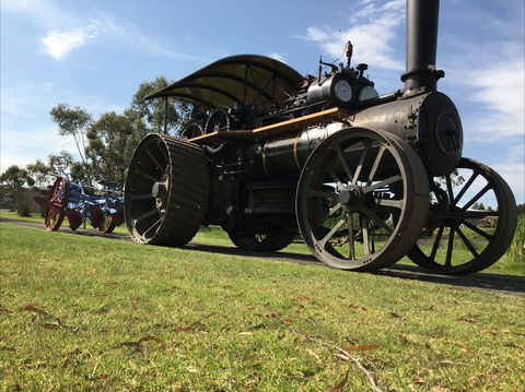 Melbourne Steam Traction Engine Club - Accommodation Gladstone 0