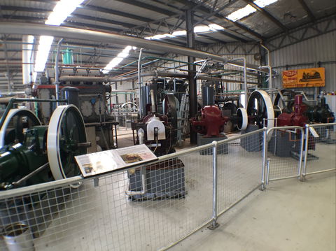 Melbourne Steam Traction Engine Club - Accommodation Gladstone 1