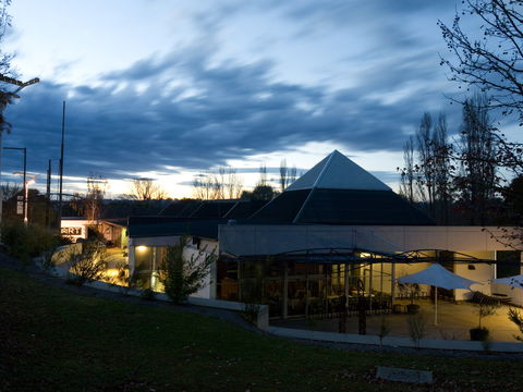 New England Regional Art Museum - Accommodation Gladstone 0