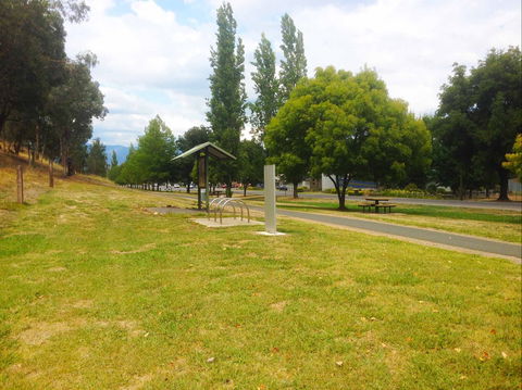 Taylors Gap To Myrtleford 10.5 Km - Accommodation Gladstone 0