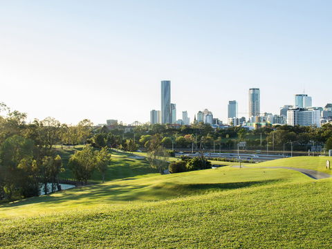 Victoria Park Golf Complex - Accommodation Gladstone 2