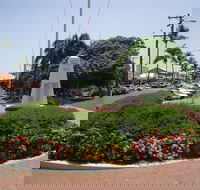 Yeppoon War Memorial - Accommodation Gladstone