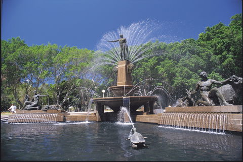 Archibald Fountain - Accommodation Gladstone 0