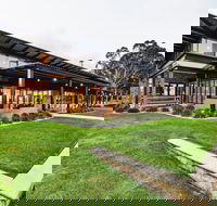 Lakeside Function Centre - Eight Willows Retreat - Accommodation Gladstone