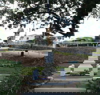 Manly War Memorial - Accommodation Gladstone