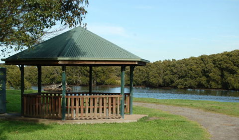Scotts Point Way To Riverside Park Trail - Accommodation Gladstone 0