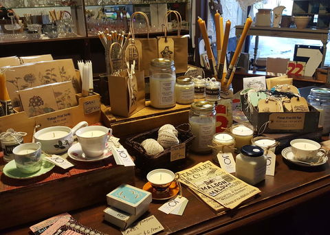 Tansley & Co Vintage Merchants - Accommodation Gladstone 2