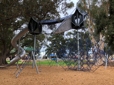 Walk In The Trees, Kadina - Accommodation Gladstone 0
