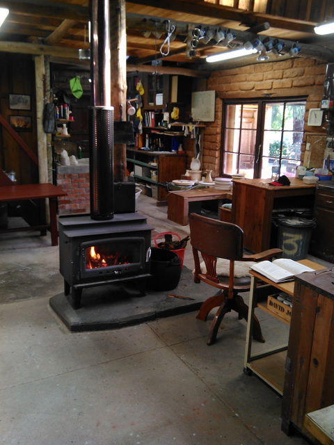 El Dorado Pottery - Accommodation Gladstone 1
