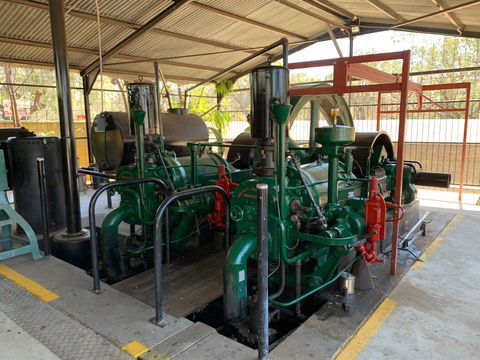 Historical Crossley Engine - Accommodation Gladstone 0