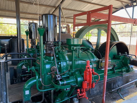 Historical Crossley Engine - Accommodation Gladstone 1